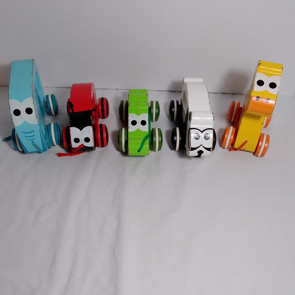 J'adore Paris Wooden Pull Toys